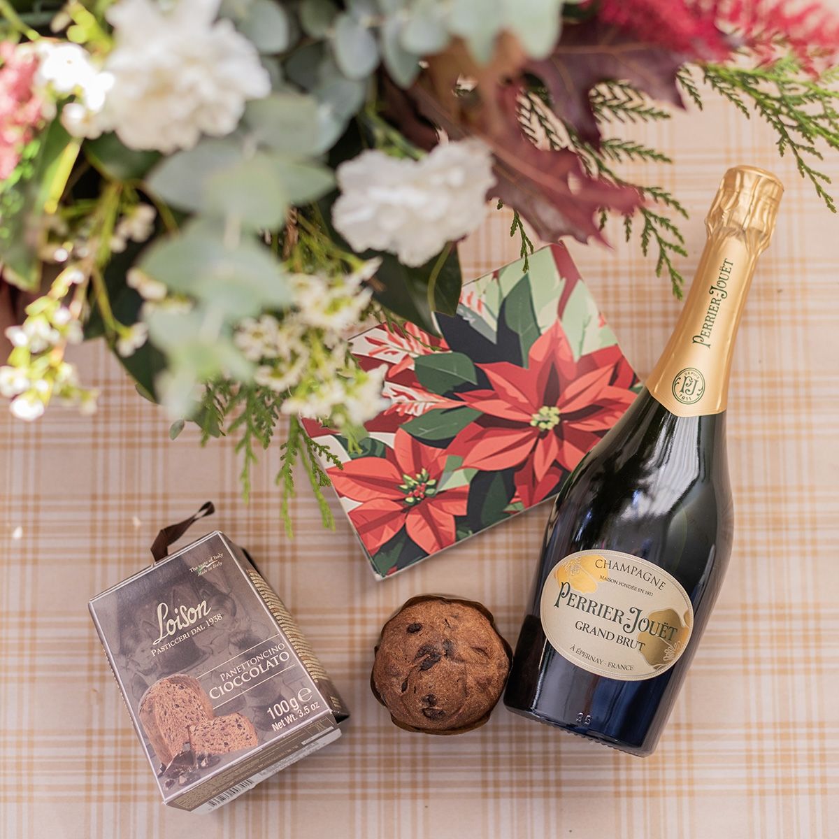 Pack Navidad: Laponia con Champagne, Panettoncino y Tarjeta