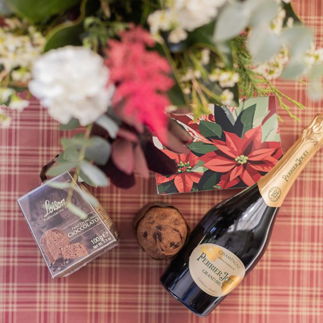 Pack Navidad: Laponia con Champagne, Panettoncino y Tarjeta